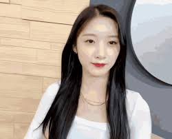 Purple Kiss Yuki Mori Koyuki GIF