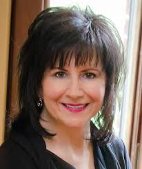 Renee Hale's Instagram, Twitter & Facebook