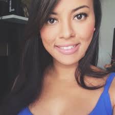 Elizabeth Caldas. (@lizcaldass)