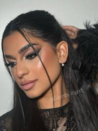 Looking flawless has never been easier! 🎉 Whether it's your big day, a  special event, or just a treat-yourself moment, our expert makeup artists  come directly to YOU. ✓ Bridal & Wedding