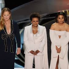 Amy Schumer, Regina Hall and Wanda Sykes Full Oscars Monologue - The New  York Times