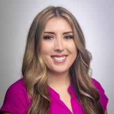 Karyn Estrada's Instagram, Twitter & Facebook