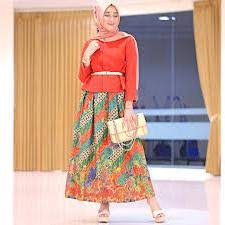 Model baju batik trend 2021. 45 Model Baju Batik Remaja Muslimah Modern Terbaru 2021 Amazing Model Baju Batik Unik Terkini