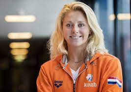 Finale 100 rug met kira toussaint. Zwemster Kira Toussaint