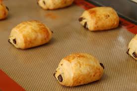 Noshtopia Tasty Mini Chocolate Croissants