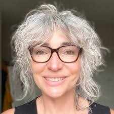 Caroline Gee's Instagram, Twitter & Facebook