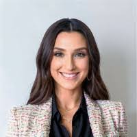 Kari Kahn's Instagram, Twitter & Facebook