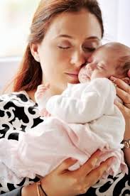 Ceyda düvenci bir önceki evliliğinden dünyaya gelen kızı melisa (8) doğar doğmaz beyin kanaması yüzünden serebral palsi hastası olmuştu. Ceyda Duvenci Ve Kizi Melisa 4 Magazin Foto Galeri Unluler Sac Saglik