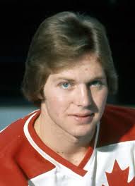 Player photos for the 1975-76 Oshawa Generals at hockeydb.com
