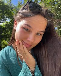 Valerie Isabella Neumann (@valerieneumann_) • Instagram photos and videos