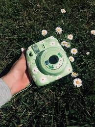 Take stunning pictures with the fujifilm instax mini 7s instant camera. Aesthetic Painted Polaroid Camera Painting Polaroid Camera Camera Art