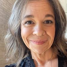 Laura Peavey's Instagram, Twitter & Facebook