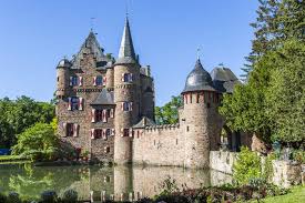 See more ideas about medieval, medieval castle, castle. 9 Types Of Castles Built Throughout History Home Stratosphere