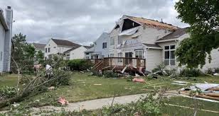 In all, 1,600 people died, along with ~20,000 injuries, and $8 billion (2020 usd) in damages. Yitrfphxianzim