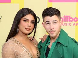 Musikalisch hebt er sich jedoch weit von seinen . Priyanka Chopra Appears To Shut Down Rumours She S Split From Nick Jonas With Instagram Post The Independent