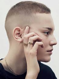 pin auf buzz cut kapsels 02