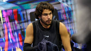 Tennis star Carlos Alcaraz vomits in towel during US Open thriller after trying to shoo cameras away — Fox News