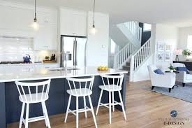 sw pure white walls and kitchen