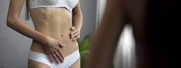 Durch zu lange oder asymmetrische schamlippen kann das wohlbefinden von frauen beeinträchtigt werden. Schamlippenverkleinerung Labien Operativ Korrigieren