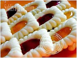 Biscuits Sables A La Confiture Presentation A L Ancienne Recette Biscuits Biscuits Sables Sable A La Confiture