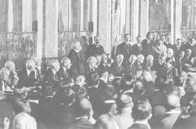 Der vertrag von sèvres ging mit seinen äußerst harten bedingungen weit über das maß des vertrages von versailles hinaus. 100 Jahre Friedensvertrag Was Versailles Mit Dem Iran Verbindet Politik Stuttgarter Zeitung