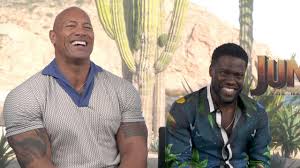 From left, kevin hart, dwayne johnson, karen gillan and jack black in jumanji: Kevin Hart Jokes Around With Pal Dwayne Johnson In First Et Interview Since Accident Youtube