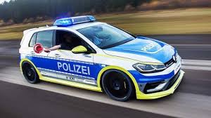 Oettinger Dresses Vw Golf R As Flashy German Police Car Voiture De Police Vehicule De Police Voitures De Police