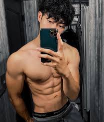 Yuuki Kinchiku, gymer trẻ body cực chuẩn thích khoe múi