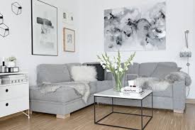 Y claro, siempre puedes aprovechar para las decoraciones muy elegantes y las estilo vintage, la que te mostramos en la. 1001 Ideas Sobre Decoracion Salon Gris Y Blanco Salones Grises Sofa De La Sala Decoracion Salones Modernos