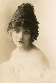 Hilda Keenan's Instagram, Twitter & Facebook