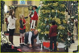 Debby Ryan Jessie S Christmas Story Jessie Holiday Episode 01 Photo Disney Jessie Cast Of Jessie A Christmas Story
