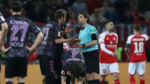 7,753,741 likes · 223,761 talking about this. Var Madness In Germany As Penalty Is Awarded At Half Time How Twitter Reacted The Week Uk