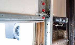 How to align garage door sensors craftsman. 7 Easy Steps To Align Garage Door Sensors