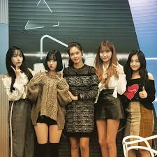 I really want to write a wonha fic but have no ideas. Umji Gfriend Photo Gfriend Sinb Eunha Sowon Umji Facebook