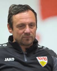 Das weiß-rote Familien-Duo ⚪️🔴😍 Lara Barth von den #VfBFrauen und Tom  Barth aus der #VfBU19 von Jungundwild sind Geschwister und spielen sogar  auf der...