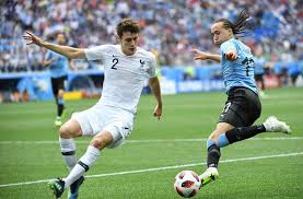 Benjamin pavard vom fc bayern münchen wird am mittwoch im länderspiel der französischen nach dem spiel gegen finnland im stade de france in st. Frankreich Erreicht Wm Halbfinale Benjamin Pavard Uberzeugt Uberrascht Und Erntet Viel Liebe Fussball Stuttgarter Zeitung