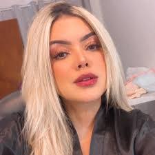 Bianca Macedo's Instagram, Twitter & Facebook