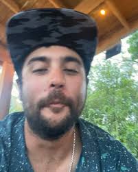 Christmas party with the crew we had a great tie breaker who would bring me  the first sardine takes the $ 🤣