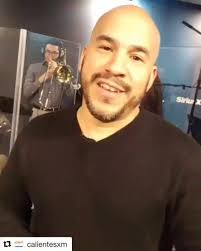 #TBT VID, Con mi panita @alexmatosoficial EL SALSERO DE AHORA, en  @calientesxm 🔥🔥🔥, Me hacen falta estas interacciones con los artistas  como Alex EN VIVO en los estudios de CALIENTE. Mi hermano. ...