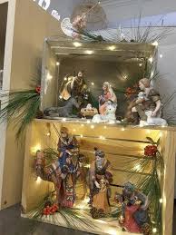 Pin By Amamos La Navidad On Portales Navidenos In 2020 Christmas Nativity Scene Diy Christmas Decorations Diy Outdoor Green Christmas Decorations