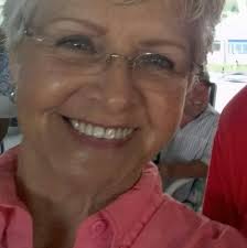 After I divorced my cheating husband, my daughter remained with him and  refused to see me… Years later, she came back to ask me to pay for her  tuition 💔 How should