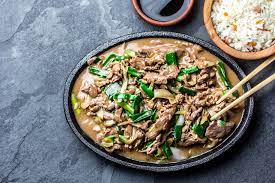 I germogli di soia saltati sono un contorno etnico semplice e veloce da cucinare, preparato con l'aggiunta di zenzero, peperoncino e salsa di soia. Ricetta Salva Tempo Vitello Con Germogli All Orientale