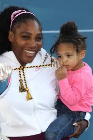 Früh übt sich, wer ein richtiger profi werden möchte. News Im Video Serena Williams Tochter Alexis Crasht Beauty Video Gala De
