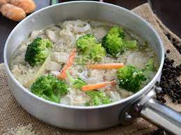 Sayur sop ini akan lebih nikmat jika disajikan dalam keadaan. Ini 4 Cara Masak Sup Sayur Paling Mudah Sedap