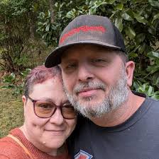 I am posting this question for my neighbor. Her child in highschool  received a failing grade for a class which caught her off guard as she was  never notified by anyone at