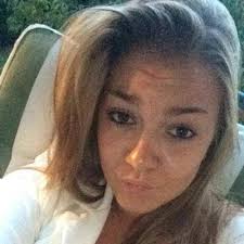 marina Bernard (@marinabrndf)