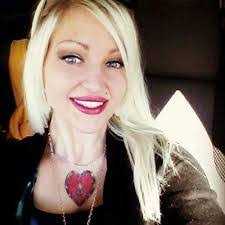 Candace Moss's Instagram, Twitter & Facebook