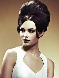 Entzuckende 70er Jahre Frisuren Fur Vintage Liebhaber Neueste Frisuren Und Haarschnitte Fur Frauen Einfache Naturliche Frisuren Frisyrer