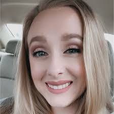 Amanda Dudgeon's Instagram, Twitter & Facebook