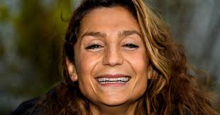 Bogen har allerede før udgivelsen skabt debat, fordi nadia nadim her kalder dbu og spillerforeningen for »amatører«. Nadia Nadim Fortaeller Om Flugten Fra Afghanistan I Ny Opsigtsvaekkende Bog Navne